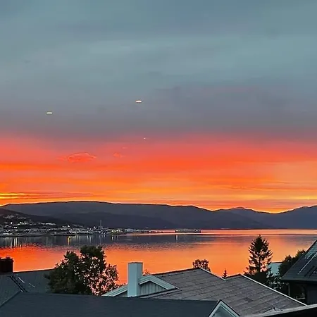 Romslig Tilbaketrukket I - Gratis Parkering 公寓